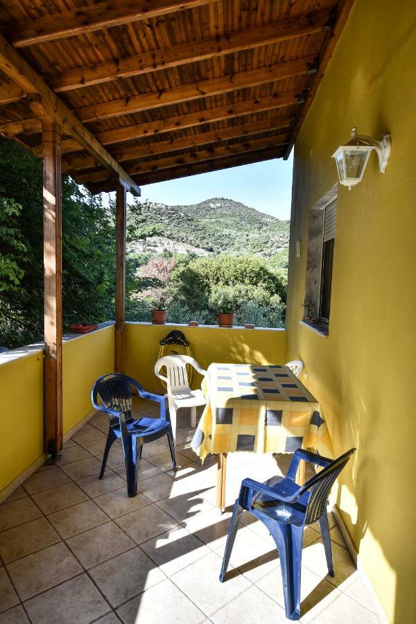 Martha'S Villa Nea Iraklitsa Extérieur photo