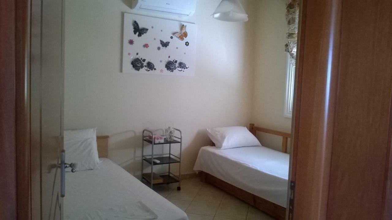Martha'S Villa Nea Iraklitsa Extérieur photo