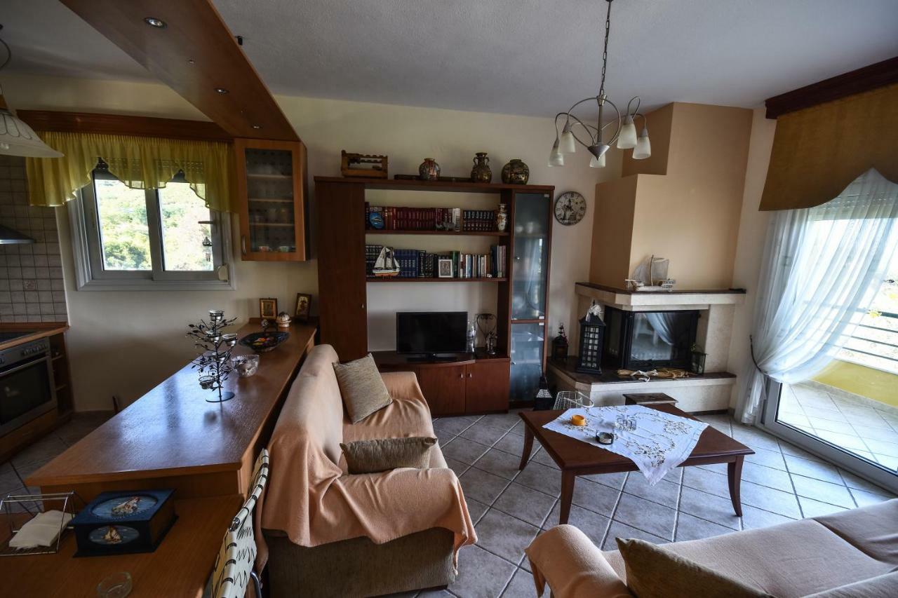 Martha'S Villa Nea Iraklitsa Extérieur photo